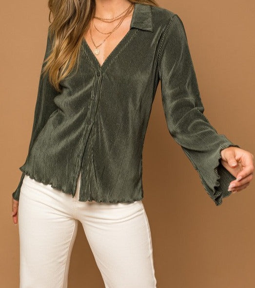 PLISSE LETTUCE HEM BLOUSE