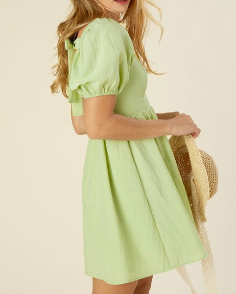 Tie back dress with puff sleeves