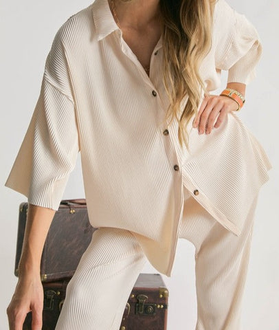 SOLID BUTTON DOWN TOP